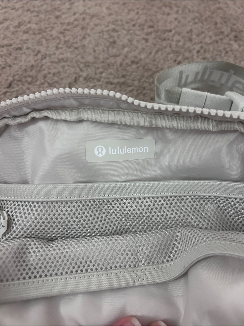 Lululemon White Belt Bag - Picture 5 of 5